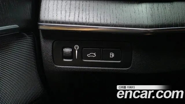 Volvo XC90 — Фото автомобиля 27