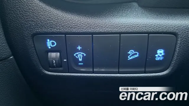 Hyundai Kona Новый Kona Бензин 1.6 Turbo 4WD — Фото автомобиля 15