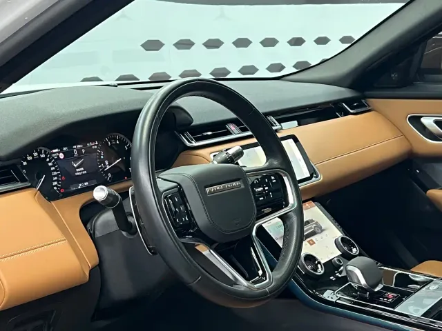 Land Rover Range Rover Velar 2022 250PS Golden Collector's Edition — Фото автомобиля 6