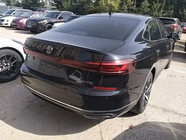 Volkswagen Passat — Фото автомобиля 6