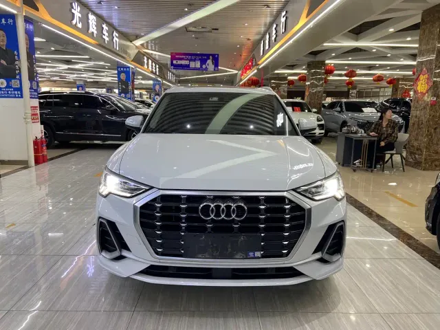 Audi Q3 — Фото автомобиля 2