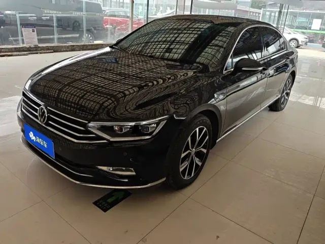 Фотография автомобиля — Volkswagen Magotan