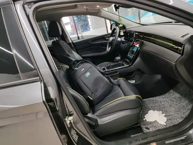 Roewe RX5 — Фото автомобиля 24