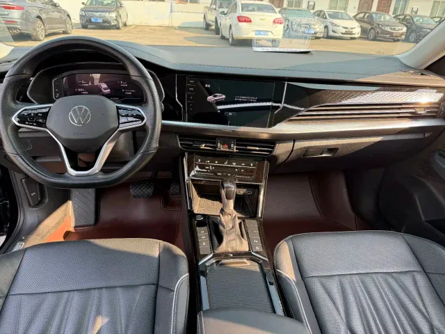 Volkswagen Passat — Фото автомобиля 4