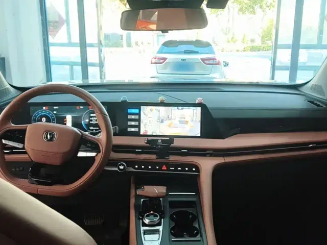 Changan CS75 Plus — Фото автомобиля 9