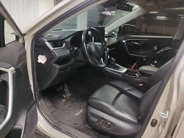 Toyota Wildlander — Фото автомобиля 15