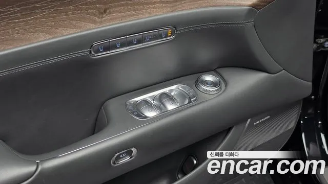 Genesis G90 Бензин 3.5 турбо AWD — Фото автомобиля 18