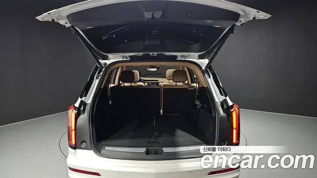 Cadillac XT6 — Фото автомобиля 20