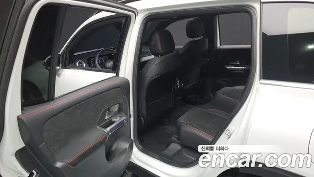 Mercedes-Benz GLB-Class — Фото автомобиля 12