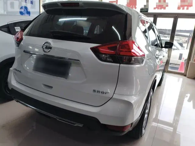 Nissan X-Trail — Фото автомобиля 6