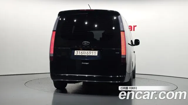 Hyundai Staria Staria 4WD Lounge 9 мест — Фото автомобиля 4