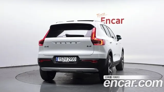 Вольво XC40 B4 Ultimate Bright — Фото автомобиля 4