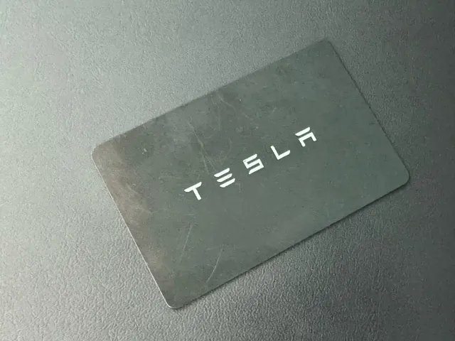Tesla Model Y — Фото автомобиля 8