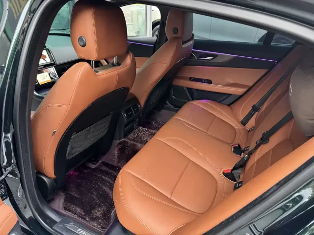 Jaguar XEL — Фото автомобиля 9
