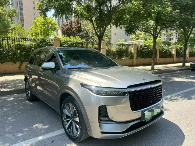Фотография автомобиля — Li Auto ONE