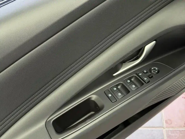Hyundai Elantra — Фото автомобиля 14