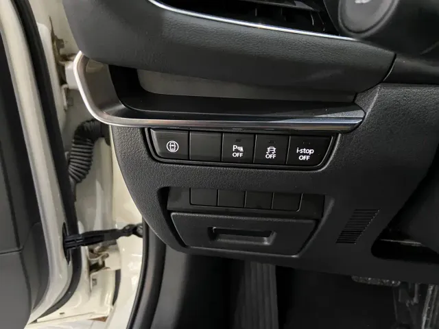 Mazda Axela — Фото автомобиля 17