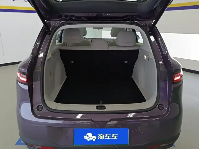 Leapmotor B10 — Фото автомобиля 4