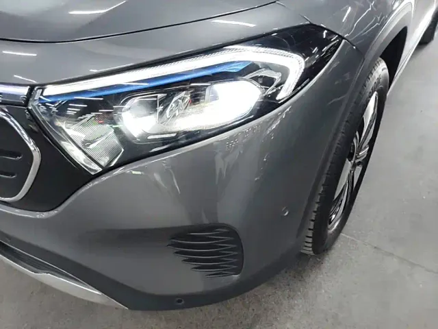 Mercedes-Benz EQB — Фото автомобиля 23