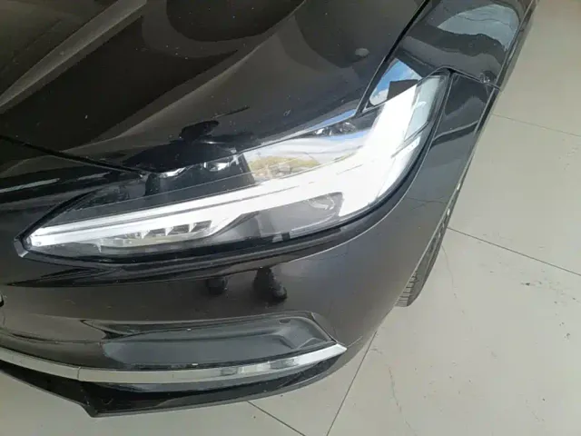 Volvo S90 — Фото автомобиля 23