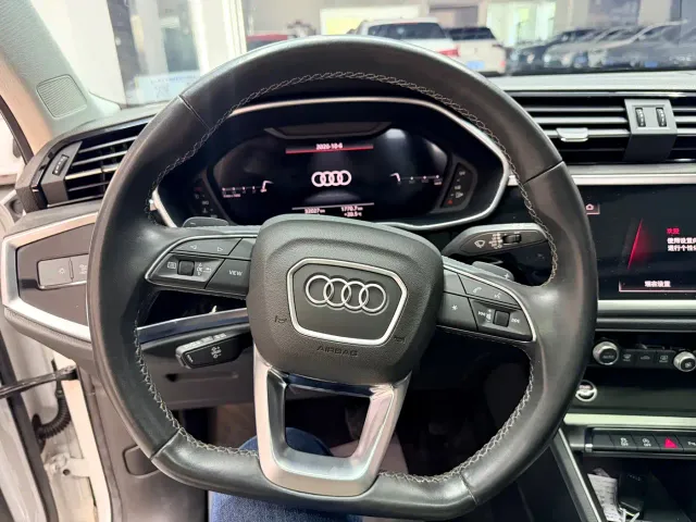 Audi Q3 — Фото автомобиля 16