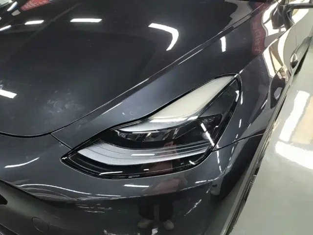 Tesla Model Y — Фото автомобиля 23