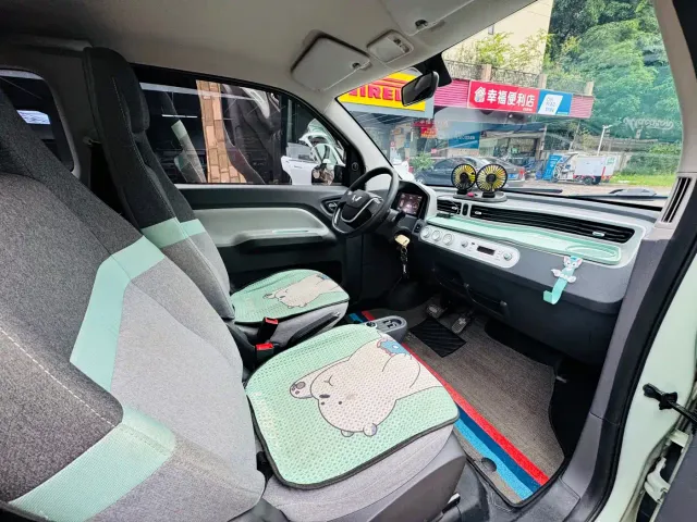 Wuling Hongguang Mini EV — Фото автомобиля 6