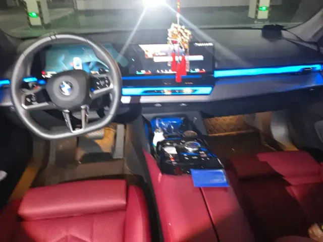 BMW 5 Series — Фото автомобиля 12