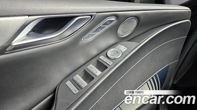 Genesis G80 Electrified G80 (RG3) — Фото автомобиля 16