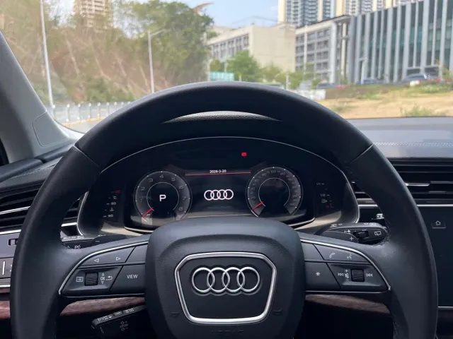 Audi Q7 — Фото автомобиля 6