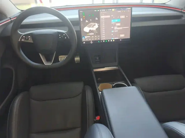 Tesla Model 3 — Фото автомобиля 9