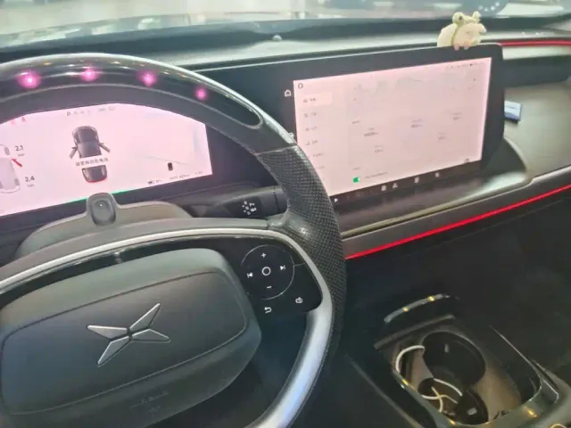 Xpeng P7 — Фото автомобиля 13