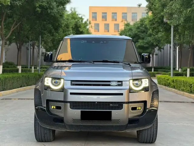 Land Rover Defender — Фото автомобиля 3