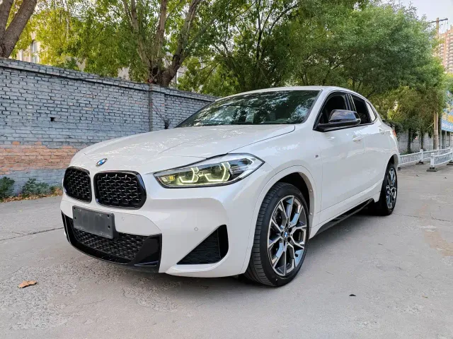 Фотография автомобиля — BMW X2