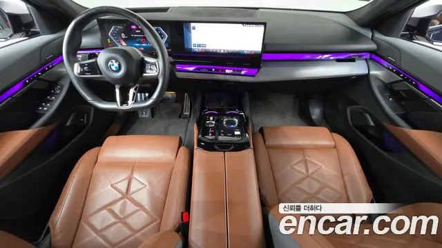 BMW 5 Series G60 — Фото автомобиля 10