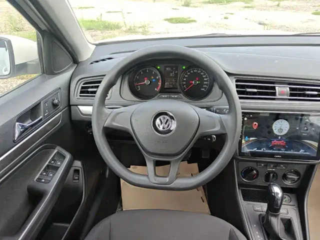 Volkswagen Lavida — Фото автомобиля 10