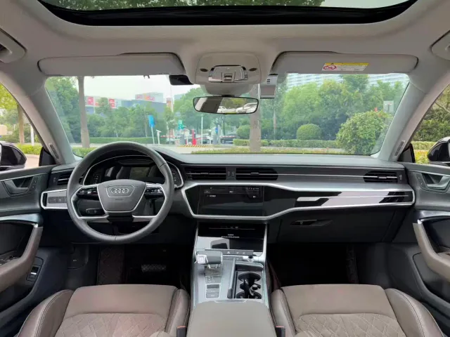 Audi Audi A7L 2024 45TFSI quattro S-line Vision Edition Crystal Package — Фото автомобиля 14