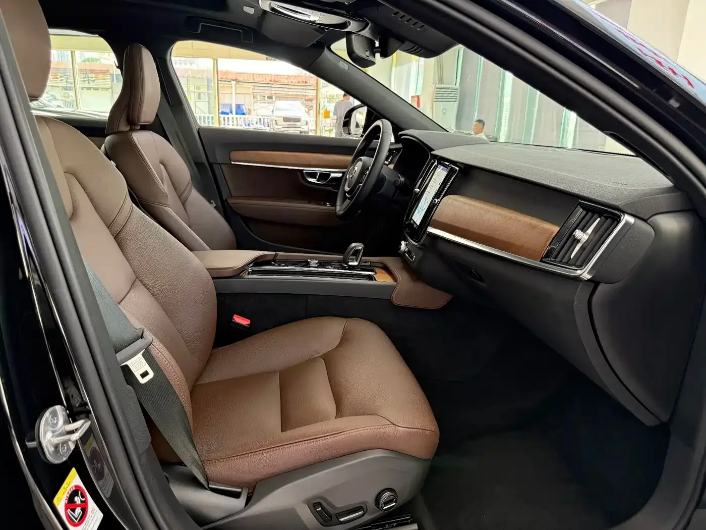 Volvo Volvo S90 2024 B5 Momentum Luxury Edition — Фото автомобиля 6