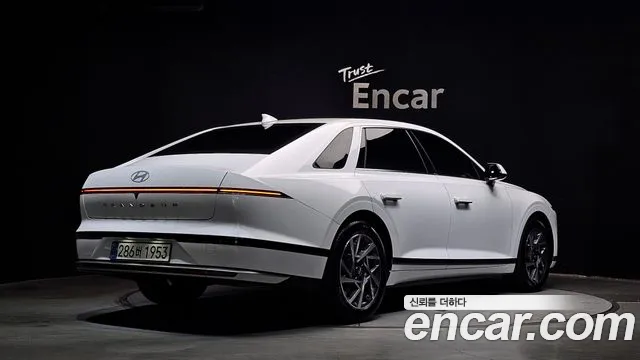 Hyundai Grandeur Grandeur (GN7) 2.5 Бензин 2WD — Фото автомобиля 2