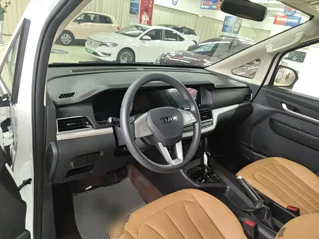 BAW Ruisheng Ace M7 EV — Фото автомобиля 9
