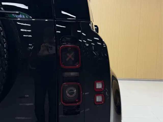 Land Rover Defender — Фото автомобиля 21