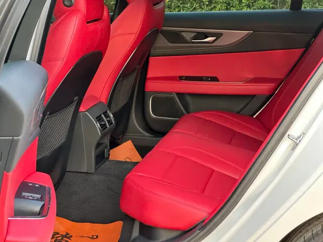Jaguar XEL — Фото автомобиля 14