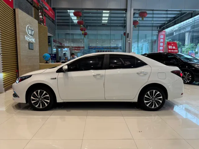 Toyota Corolla Twin Engine E+ — Фото автомобиля 6