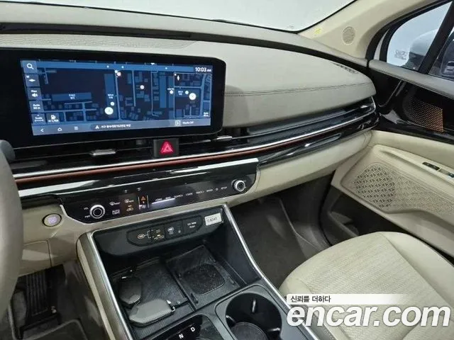 Kia Carnival Generation 4 — Фото автомобиля 10