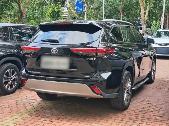 Toyota Highlander — Фото автомобиля 13