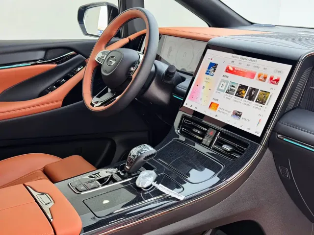 GAC Trumpchi Trumpchi M8 2026 HEV Ultimate Edition — Фото автомобиля 6