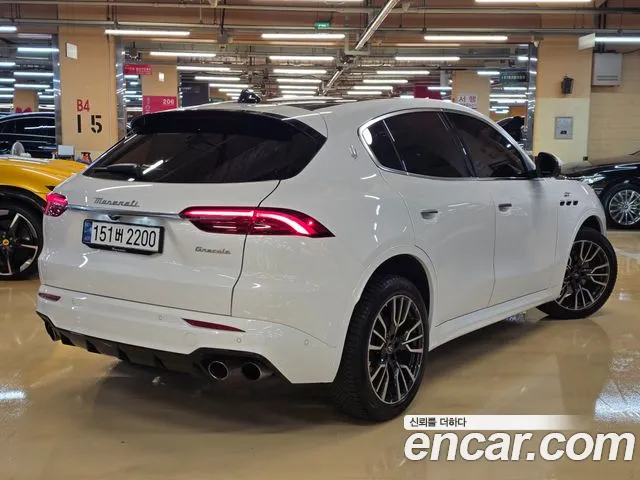 Maserati Grecale — Фото автомобиля 2