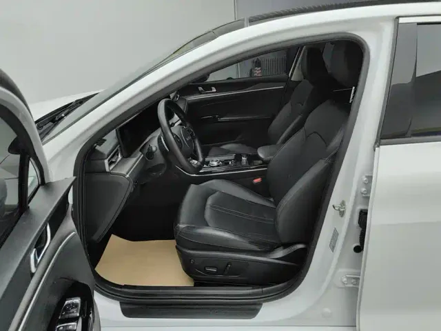 Kia K5 — Фото автомобиля 9