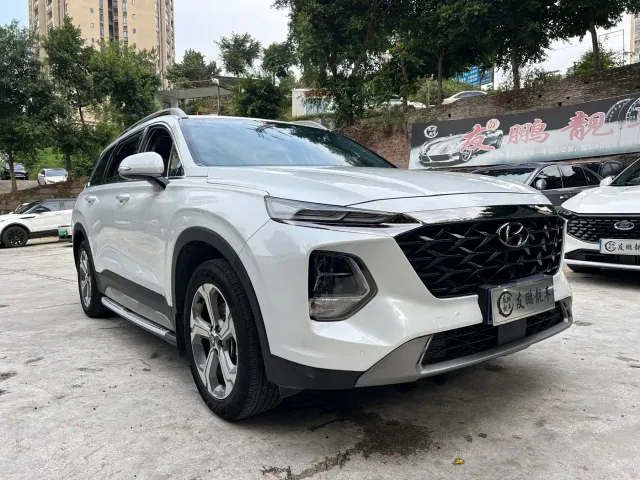 Hyundai Santa Fe — Фото автомобиля 3