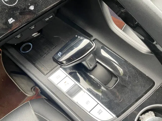 Hyundai Elantra — Фото автомобиля 12